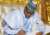 Shugaba Buhari ya nemi majalisa ta sahale dokokin yaƙi da almundahanar kuɗaɗe da ta’addanci BUHARI signs