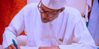 Buhari ya amince da kafa sabbin kwalejojin fasaha a Kano da wasu jihohin. Buhari signs sabo 678x381 1