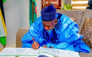 Gwamnatin Kano ta amunce da bada tallafin karatu sama da miliyan 865 ga dalibai ‘yan asalin jihar ganduje signs sabo