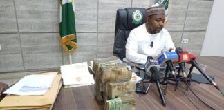 Badakalar Naira Biliyan 20: Hukumar yaki da cin hanci da rashawa ta Kano ta damke magatakardar babban kotu, da wasu lauyoyi WhatsApp Image 2025 02 13 at 20.18.24 1 750x430