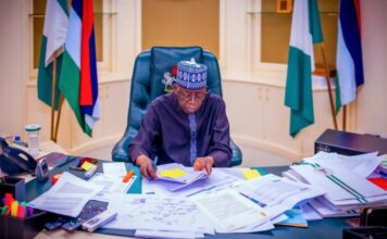 Tinubu ya naɗa Bunkure a matsayin shugaban Jami’ar Tarayya ta Zariya, ya naɗa Nakore da Kodage a majalisar gudanar a Jami’ar ilimi ta tarayya a Kano Bola Tinubu Teacher 750x430