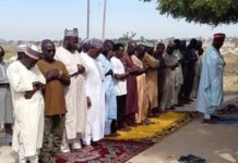 Masu Gonaki da Filaye sun gudanar da Sallar Al’ƙunuti kan yunƙurin gwamnati na sake kwace musu kadarori don gina sabuwar kasuwa WhatsApp Image 2025 11 08 at 15.00.11 540x430