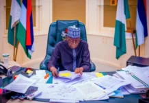 Yanzu-yanzu: Tinubu ya nemi majalisar Dattawa ta amince masa don ya sake ciyo sabon bashi daga waje na Dala Biliyan 6 Tinubu Tinubu sign 750x430