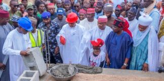 Gwamnan Kano ya aza harsashin gina babbar makarantar sakandare da za ta laƙume Naira Biliyan 1.3 WhatsApp Image 2026 04 26 at 07.00.06 750x430 (1)