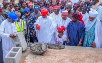 Gwamnan Kano ya aza harsashin gina babbar makarantar sakandare da za ta laƙume Naira Biliyan 1.3 WhatsApp Image 2026 04 26 at 07.00.06 750x430 (1)