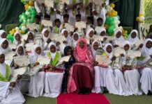 WOFAN ta karrama daliban da suka sauke Alkur’ani WhatsApp Image 2026 04 27 at 08.07.17 750x430