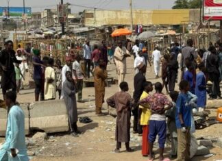 Yan daba sun kai hari kan ‘yan kasuwar waya ta farm center, sun jikkata mutane da dama, sun kwashe dukiyoyi a Kano WhatsApp Image 2026 04 27 at 16.24.54 750x430