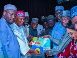 Gwamna Yusuf ya mika fam din takarar APC a matsayin dan takara guda na Kano a zaben 2027 IMG 20260508 WA0016 750x430