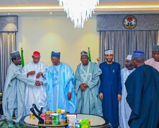 2027: Gwarzo ya janye daga takarar Kano ta Arewa, ya mara wa Barau baya IMG 20260513 WA0034 750x430