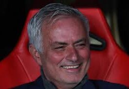 Mourinho ya sanya hannu kan yarjejeniyar shekaru uku don dawowa a matsayin kocin Real Madrid Jose Mourinho