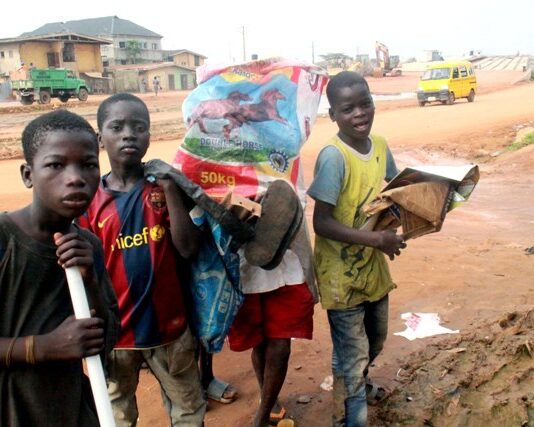 Yaran Da Muke Wucewa Kowace Rana Out of school children