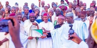2027: Gwamna Yusuf ya nemi goyon bayan sake zaben Tinubu 729364290 4509300625981824 1837679521063201227 n 750x430