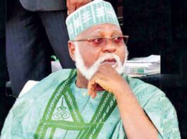 Tsohon CSO Aliyu ya bayyana yadda Abdulsalami ya yi watsi da matsin lambar sojoji na tsawaita mulki Abdulsalami Abubakar 750x430