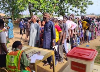 HOTUNA: An samu fitowar masu jefa kuri’a da fara tantancewa da wuri a zaben gwamnan Ekiti da ke gudana Ekiti State 2 750x430