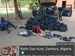 Sojoji sun kama mai samar da kayan tallafi ga ‘yan ta’adda, sun kwato takalman yaki 150 a Zamfara IMG 20260625 WA0004 750x430