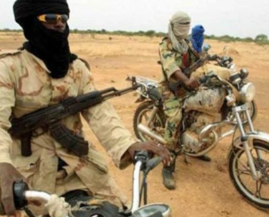 ‘Yan bindiga sun yi garkuwa da Shugaban Karamar Hukuma, sun kashe jami’an tsaro a Zamfara Bandits 750x430