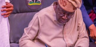 Tinubu ya amince da karin albashin jami’an Sojin Najeriya Bola Tinubu signs 750x430 1