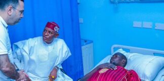 Gwamnan Kano ya yi ta’aziyya ga iyalin mawakin siyasa Kosan Waka IMG 20260802 WA0277 750x430