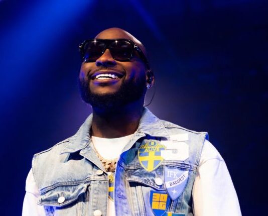 Zaben Osun: Akpabio da Dangote sun lallashe ni in goge rubutuna a Twitter — Davido davido 1 750x430